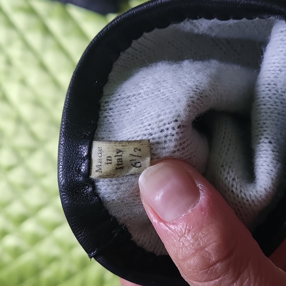 Brand New Italian Leather gloves. Vintage and never worn! - Picture 3 of 3